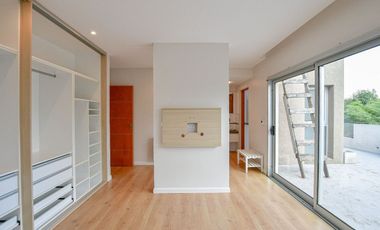 CASA EN VENTA EN CITY BELL 4 DORMITORIOS