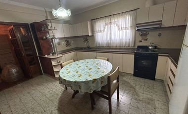 VENTA CHALET 5 AMB, C/COCHERA Y QUINCHO-JOSE C PAZ