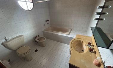 VENTA CHALET 5 AMB, C/COCHERA Y QUINCHO-JOSE C PAZ