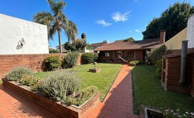 VENTA CHALET 5 AMB, C/COCHERA Y QUINCHO-JOSE C PAZ
