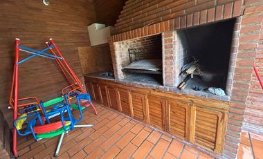 VENTA CHALET 5 AMB, C/COCHERA Y QUINCHO-JOSE C PAZ