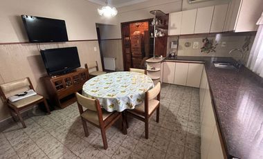 VENTA CHALET 5 AMB, C/COCHERA Y QUINCHO-JOSE C PAZ