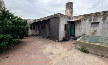 CASA A RECICLAR / LOTE 243MTS TOTALES / BANFIELD