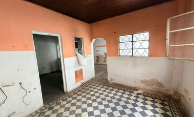 CASA A RECICLAR / LOTE 243MTS TOTALES / BANFIELD