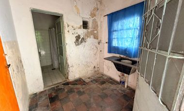 CASA A RECICLAR / LOTE 243MTS TOTALES / BANFIELD