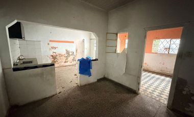 CASA A RECICLAR / LOTE 243MTS TOTALES / BANFIELD