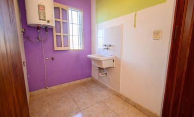 Gran casa familiar con patio verde. Casa y depto!