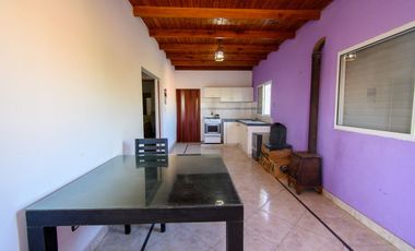 Gran casa familiar con patio verde. Casa y depto!