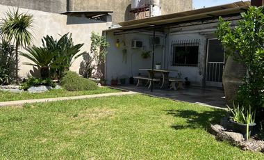 VENTA CASA Y 2 DEPTOS CON PILETA EN SAN FERNANDO
