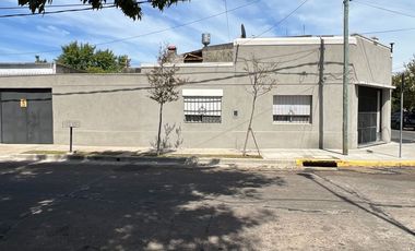 VENTA CASA Y 2 DEPTOS CON PILETA EN SAN FERNANDO