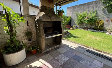 VENTA CASA Y 2 DEPTOS CON PILETA EN SAN FERNANDO