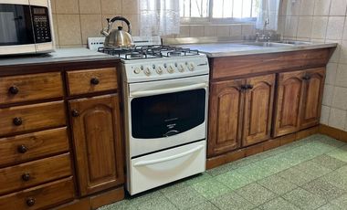 VENTA CASA Y 2 DEPTOS CON PILETA EN SAN FERNANDO