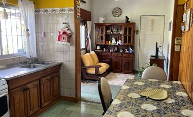 VENTA CASA Y 2 DEPTOS CON PILETA EN SAN FERNANDO