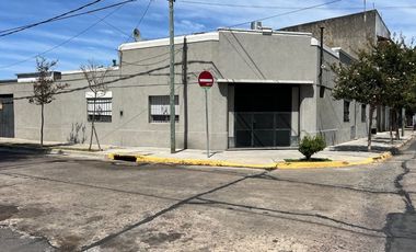 VENTA CASA Y 2 DEPTOS CON PILETA EN SAN FERNANDO