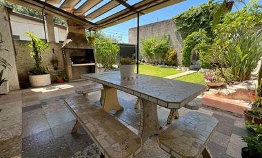 VENTA CASA Y 2 DEPTOS CON PILETA EN SAN FERNANDO