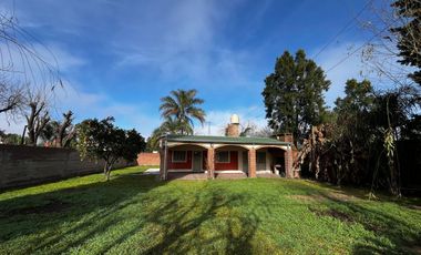 SE VENDE CASA SOBRE 2 LOTES EN SAUCE VIEJO