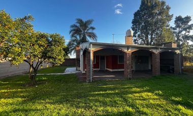 SE VENDE CASA SOBRE 2 LOTES EN SAUCE VIEJO