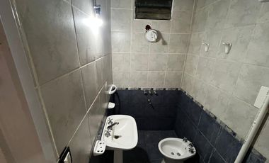 SE VENDE CASA SOBRE 2 LOTES EN SAUCE VIEJO
