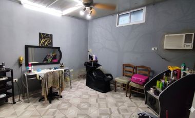 Venta de Casa con patio en Barranqueras.-