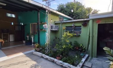 Venta de Casa con patio en Barranqueras.-