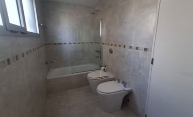 Alquiler amoblado depto (piso) 4 amb Olivos c/coch