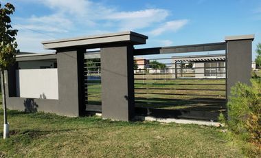 VENTA DE CASA MOAMBIENTE EN ESTILO CAMPO