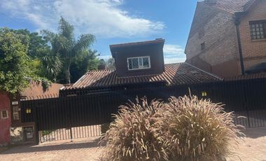 Excelente Casa en Beccar, venta, reciclada completamente, 3 dormitorios, pileta