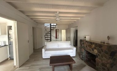 Excelente Casa en Beccar, venta, reciclada completamente, 3 dormitorios, pileta