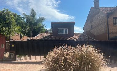 Excelente Casa en Beccar, venta, reciclada completamente, 3 dormitorios, pileta