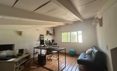 Excelente Casa en Beccar, venta, reciclada completamente, 3 dormitorios, pileta