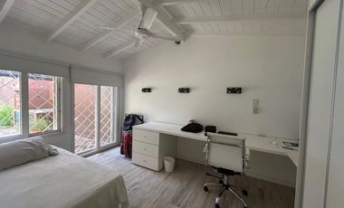 Excelente Casa en Beccar, venta, reciclada completamente, 3 dormitorios, pileta