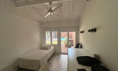 Excelente Casa en Beccar, venta, reciclada completamente, 3 dormitorios, pileta