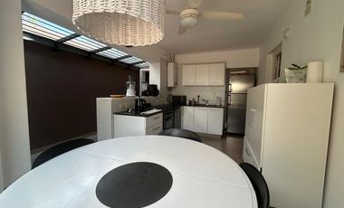 Excelente Casa en Beccar, venta, reciclada completamente, 3 dormitorios, pileta