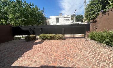 Excelente Casa en Beccar, venta, reciclada completamente, 3 dormitorios, pileta
