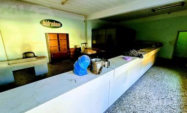 Depósito de 1300 m² cubiertos en Castelar con salida rápida a Acceso Oeste ideal logística