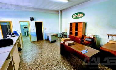 Depósito de 1300 m² cubiertos en Castelar con salida rápida a Acceso Oeste ideal logística