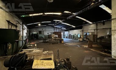 Depósito de 1300 m² cubiertos en Castelar con salida rápida a Acceso Oeste ideal logística
