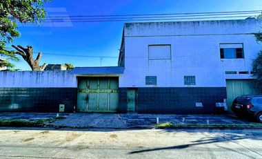Depósito de 1300 m² cubiertos en Castelar con salida rápida a Acceso Oeste ideal logística