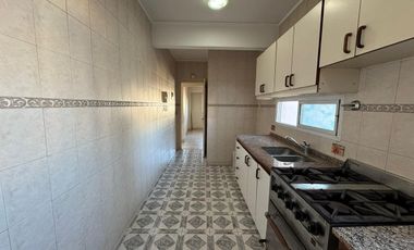 Venta Departamento 4 ambientes cochera cubierta centro General San Martin