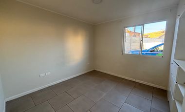 Casa independiente de un piso en arriendo c/ estacionamiento en Quillota