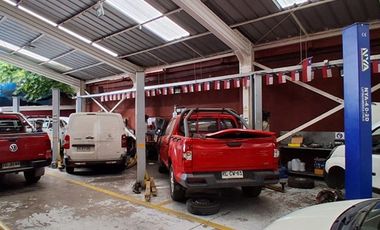 Se arrienda taller mecánico totalmente equipado