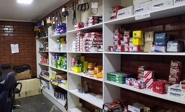 Se arrienda taller mecánico totalmente equipado