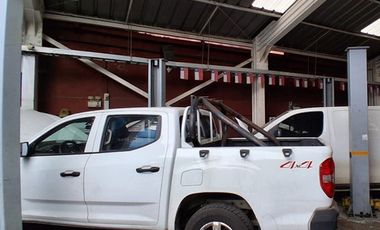 Se arrienda taller mecánico totalmente equipado