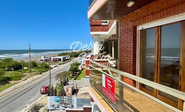 VENTA - DEPARTAMENTO CUATRO AMBIENTES EN SAN BERNARDO CON COCHERA VISTA AL MAR.-