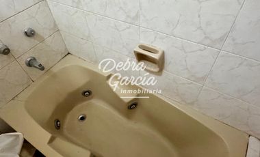 VENTA - DEPARTAMENTO CUATRO AMBIENTES EN SAN BERNARDO CON COCHERA VISTA AL MAR.-