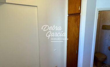 VENTA - DEPARTAMENTO CUATRO AMBIENTES EN SAN BERNARDO CON COCHERA VISTA AL MAR.-