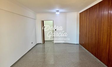 VENTA - DEPARTAMENTO CUATRO AMBIENTES EN SAN BERNARDO CON COCHERA VISTA AL MAR.-
