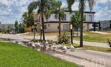 Casa a la VENTA en Canning, Lagos de Canning