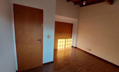 Venta de  Propiedad en 2 plantas S/Lote 8.66x37M²  en  Saenz Peña - Ideal Vivienda o Uso Comercial