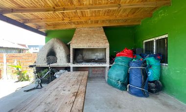 Casa de dos dormitorios en venta en Sicardi